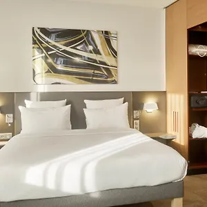 **** Hotel Paris Nord 18eme Francja